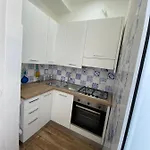 Violet House. Σπίτι διακοπών Κατάνια