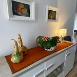 Violet House. Prázdninový dům Katánie