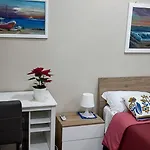 Violet House. * Κατάνια