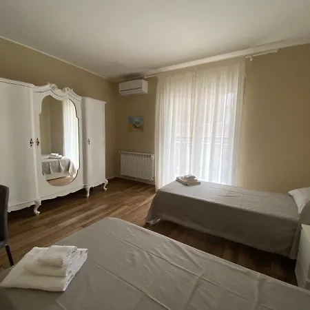 Violet House. * Catania