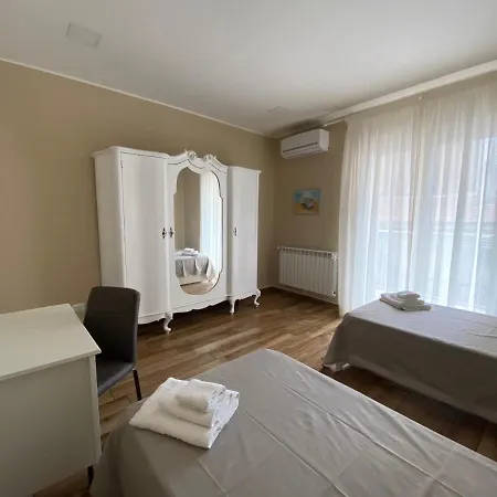Violet House. Holiday home *
