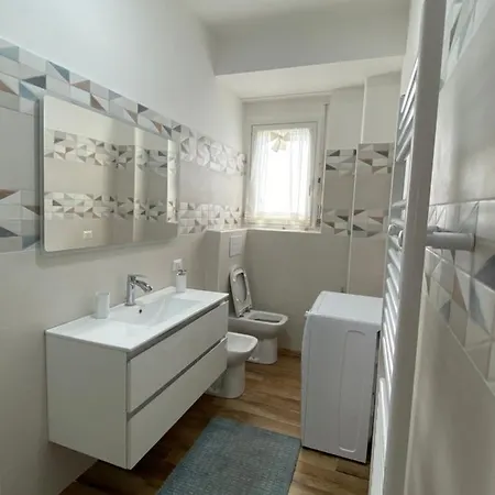 Violet House. Holiday home Catania