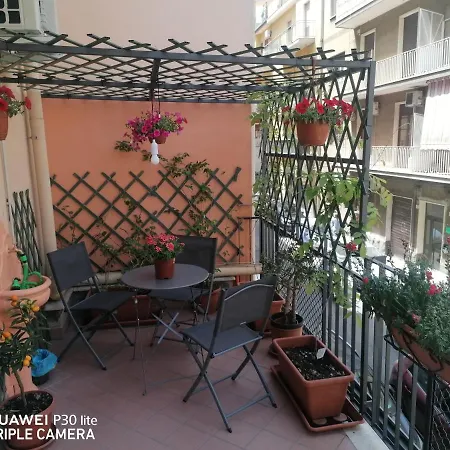 Violet House. بيت للعطل