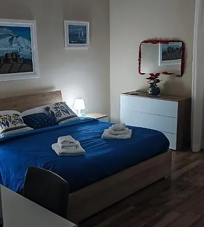 Violet House. Holiday home Catania
