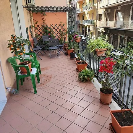 Violet House. Holiday home Catania